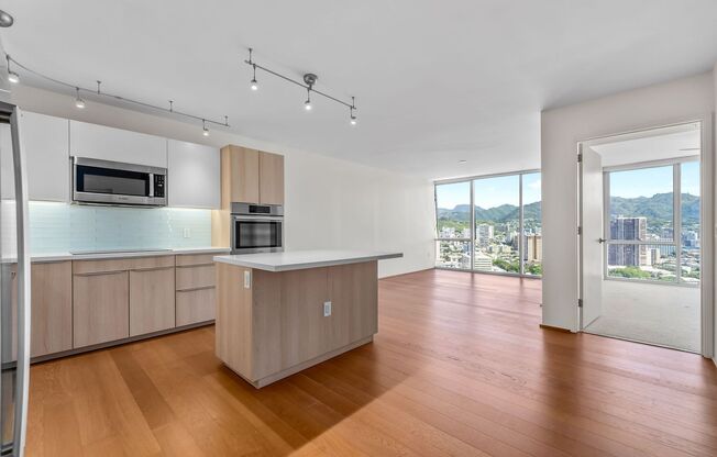 Available NOW - Highly Desired 1 BED 1 BATH in Kaakaako