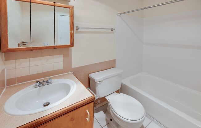 Studio, 1 bath, 400 sqft, $1,225, Unit A12