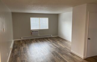 2 beds, 1 bath, 760 sqft, $1,100, Unit 31