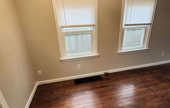 2 beds, 1 bath, $995