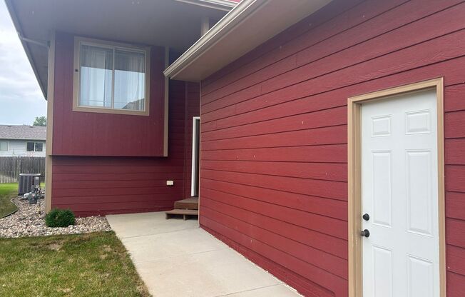 5 Bedroom 3 Bathroom Single Family Home North Sioux Falls!