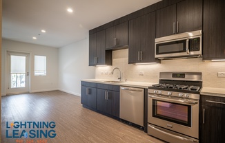 11405 3/4 CHANDLER BLVD