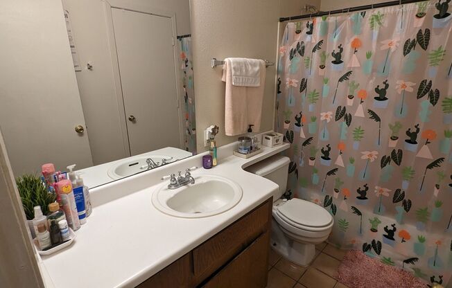 2 beds, 1 bath, $2,000