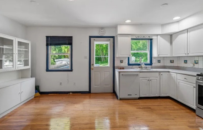 196 MT HOPE DR