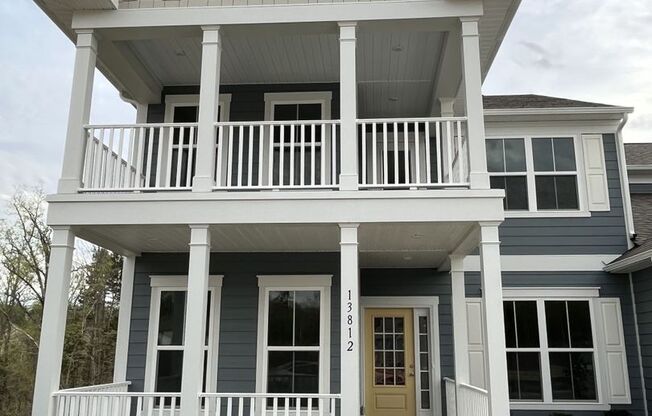 Large, Newer 4 Bedroom + Office and Loft in Huntersville