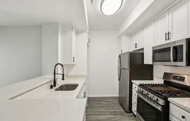 2 beds, 2 baths, 1,150 sqft, $3,698, Unit 212