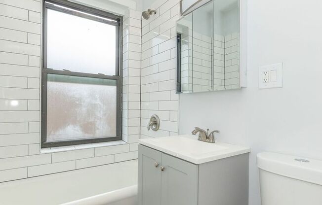 3 beds, 2 baths, 1,425 sqft, $2,495, Unit 800-1J