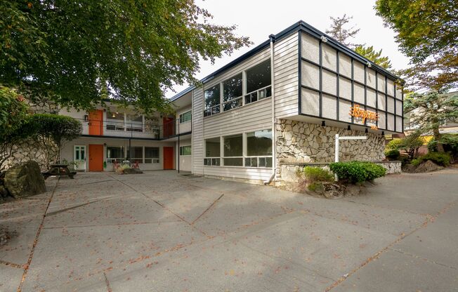 9043 35th Ave SW