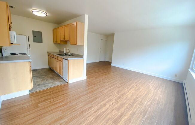 2 beds, 1 bath, 713 sqft, $2,095, Unit 302