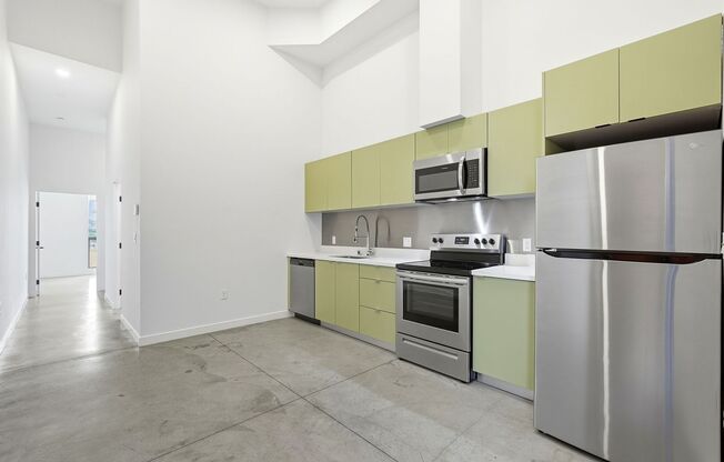 2 beds, 1 bath, 695 sqft, $2,495, Unit 616