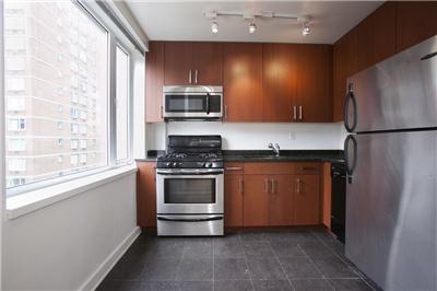 312 W 53 ST