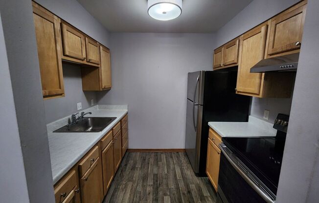 2 beds, 1 bath, 700 sqft, $1,350