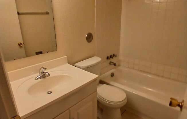 1 bed, 1 bath, 600 sqft, $795, Unit 58-04
