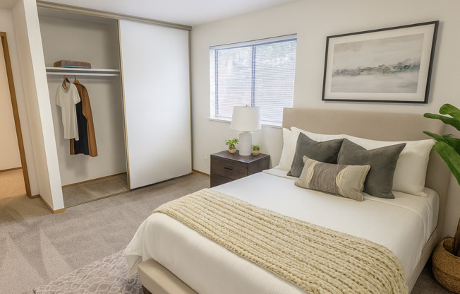 2 beds, 1 bath, 960 sqft, $1,975, Unit 204