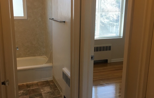 1 bed, 1 bath, 600 sqft, $1,495, Unit C10