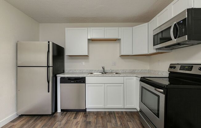1 Bedroom | 1 Bathroom | Apartment | Located In the Heart of Downtown and Near Campus's | PETS WELCOME