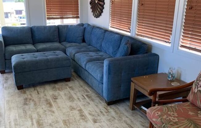 Charming Island Retreat – 3BR/2BA Home A BLOCK FROM THE OCEAN!