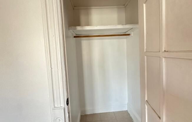 2 beds, 1 bath, $2,700, Unit 2