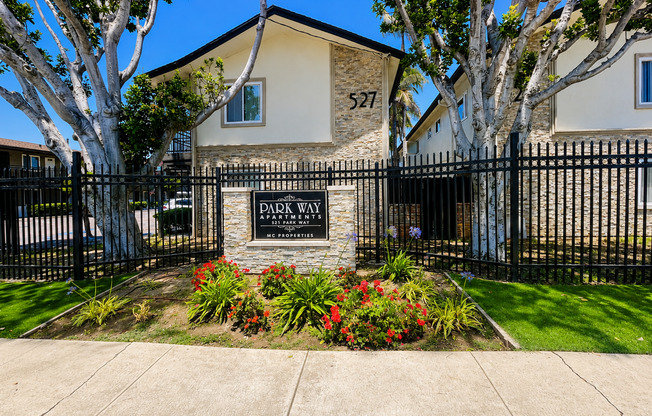 Gorgeous Gated Community to call Home!