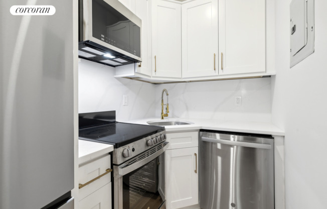 2 beds, 1 bath, $4,400, Unit 5B