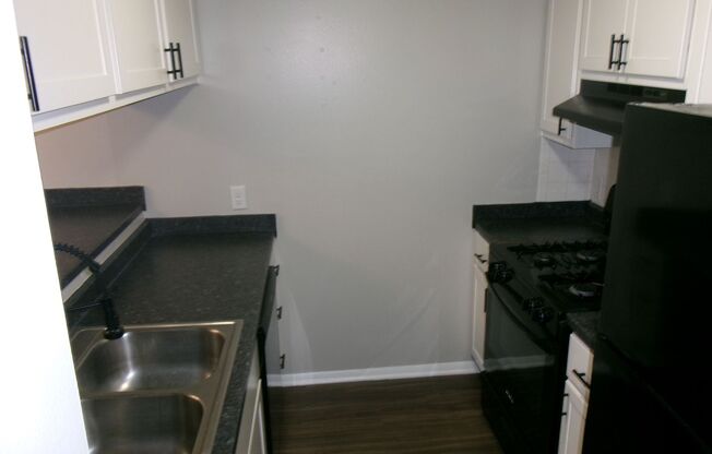 1 bed, 1 bath, 755 sqft, $1,134, Unit 5704G