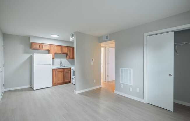 1 bed, 1 bath, 467 sqft, $1,095, Unit 4210