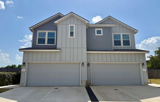Lovely 3 bedroom/2.5 bath home in small neighborhood Sydney Cove in Cibolo.