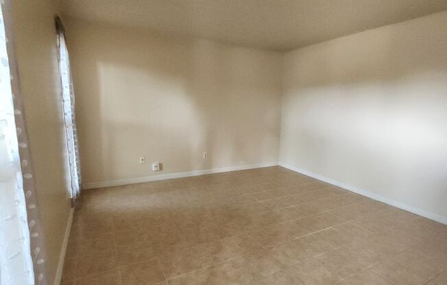 Newly renovated Charming duplex  2bed/ 2 bath!