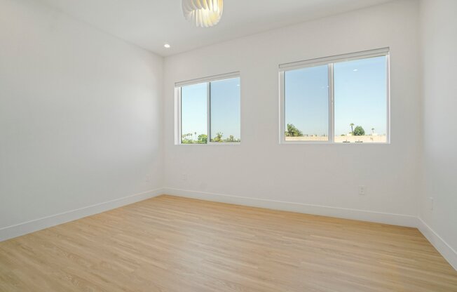 4800 4802 S SLAUSON