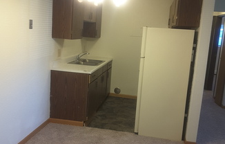 2 beds, 1 bath, 600 sqft, $1,000, Unit 05