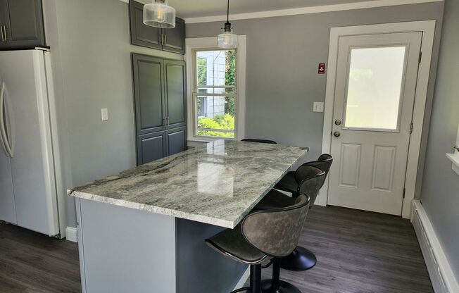 148 Russells Mills Rd Dartmouth, MA 3 Bedrooms, 2 Bathrooms