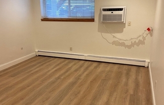 Studio, 1 bath, 380 sqft, $1,600, Unit 114