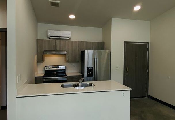 1 bed, 1 bath, 700 sqft, $1,295, Unit Unit 404
