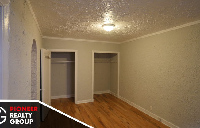 536 W Arlington Pl
