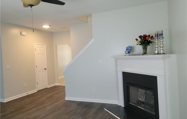 4911 ROBINSON SQ RD