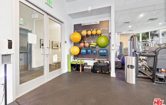 2 beds, 2 baths, 1,930 sqft, $6,000, Unit 1710