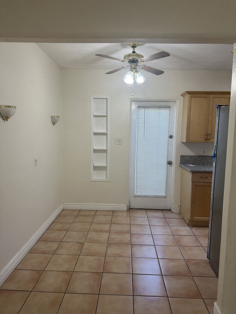 1 bed, 1 bath @ 7th St/Bethany Home