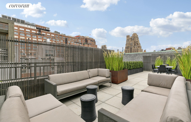 345 W 13 ST