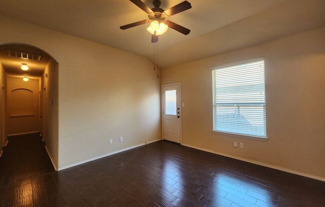 3 beds, 2 baths, $1,495