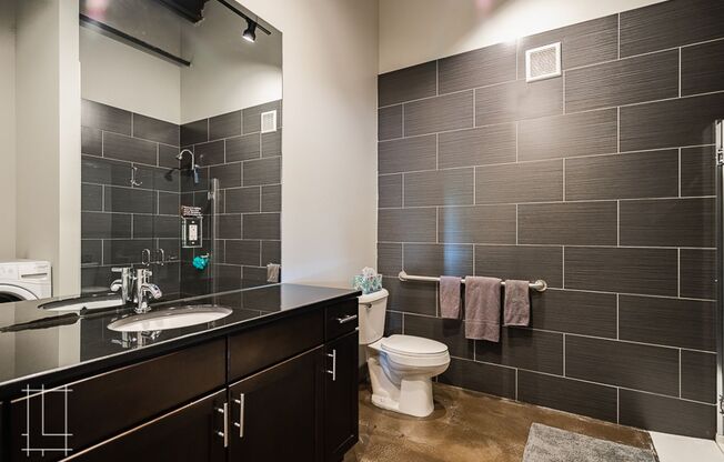1 bed, 1 bath, $1,650, Unit 727 N. 4th St. Apt. 130