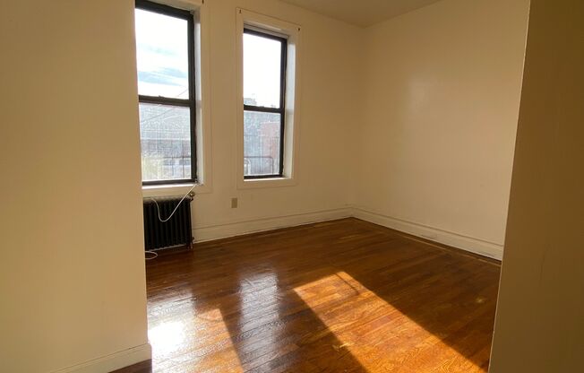 1 bed, 1 bath, $2,400, Unit 3F