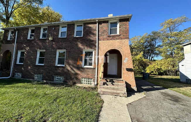 6136 6138 RAY AVE