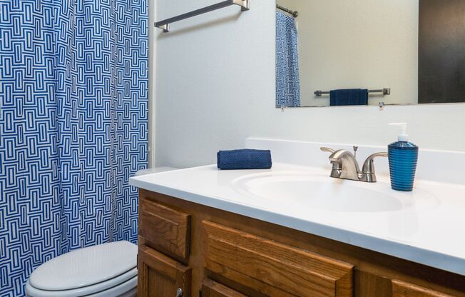 2 beds, 1 bath, 938 sqft, $1,415, Unit 860-301