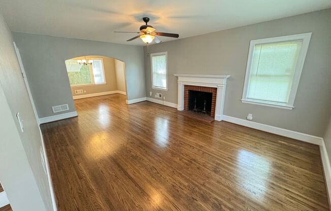 Beautifully Remodeled 4-Bedroom Home with Spacious Yard in Charlotte, NC