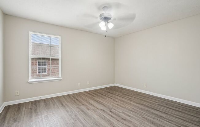 2 beds, 1 bath, 800 sqft, $974, Unit LH107