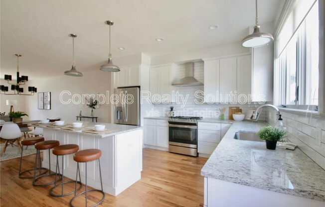 4329 SWAN AVE
