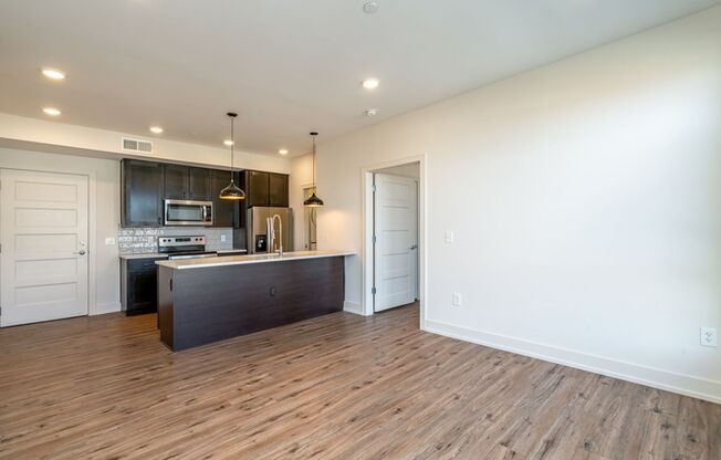 2 beds, 2 baths, $1,667, Unit 1050 N 4th St. Apt. 422