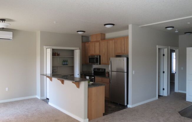 1 bed, 1 bath, 835 sqft, $1,570, Unit B201