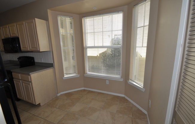 LONGWOOD: Gated Sabal Point Community- 2nd Floor