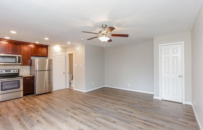 808 1/2 W MAIN ST